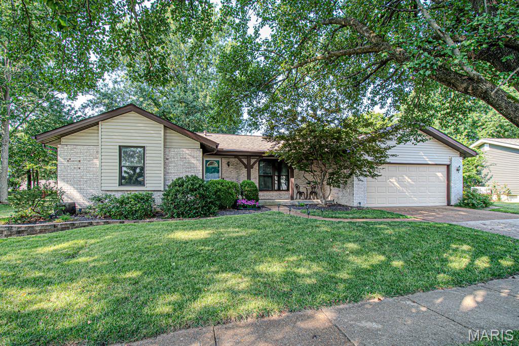 2812 Queen Bee Lane