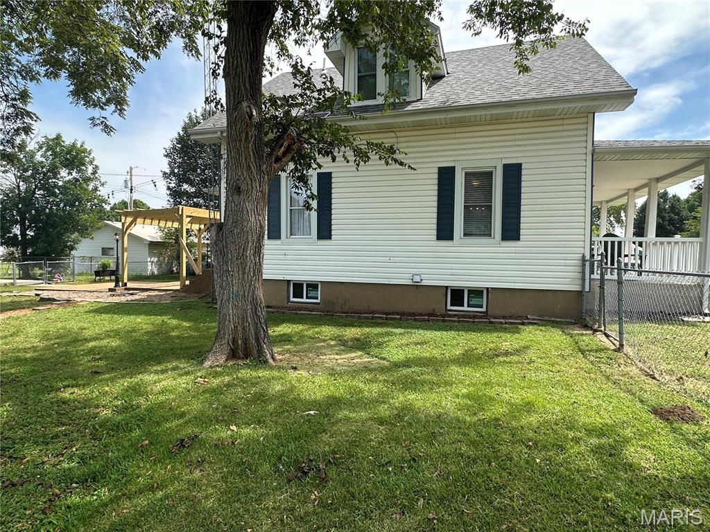 205 E Monroe Property Photo 7