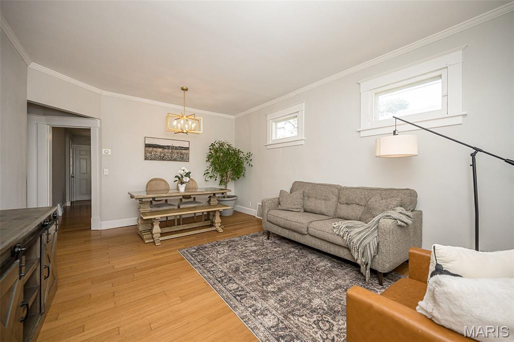 8834 Pine Avenue Property Photo 4