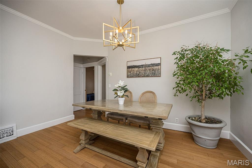 8834 Pine Avenue Property Photo 7
