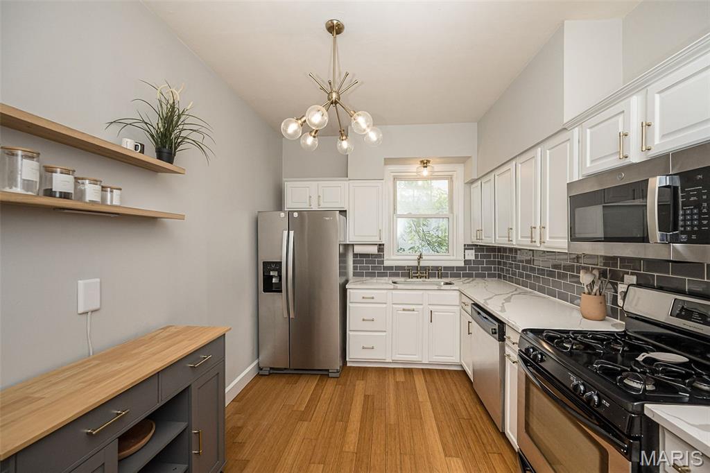 8834 Pine Avenue Property Photo 9