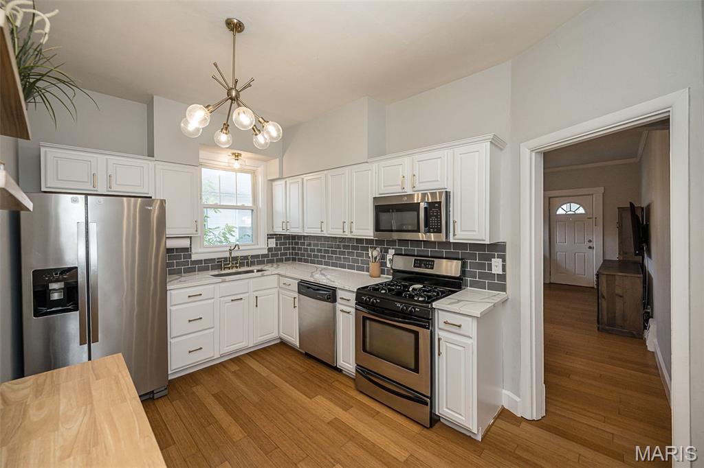 8834 Pine Avenue Property Photo 10