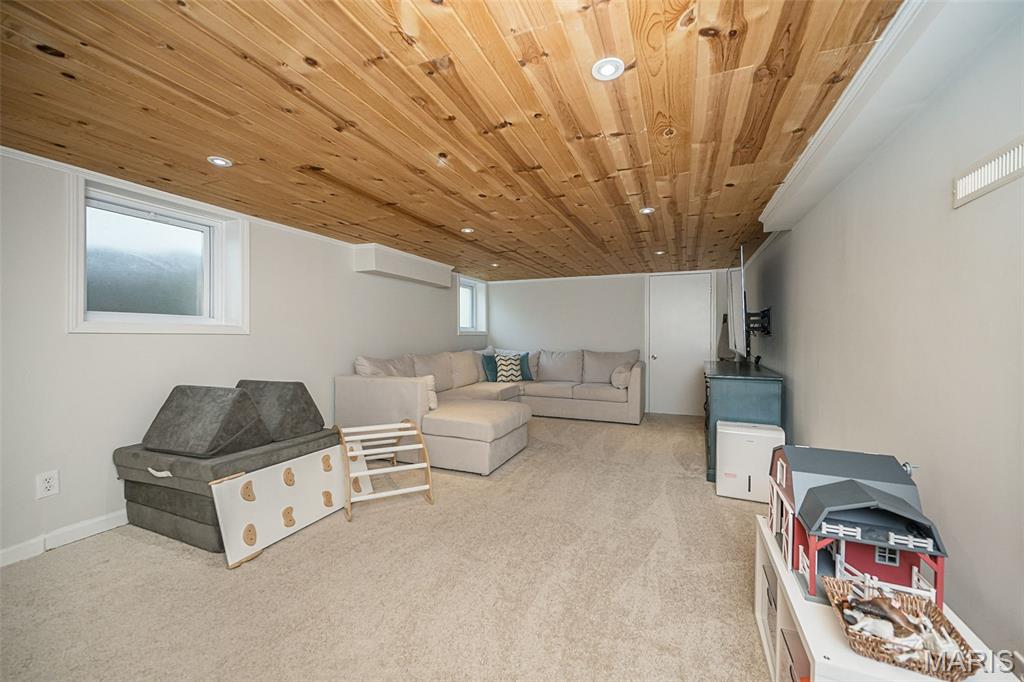 8834 Pine Avenue Property Photo 18