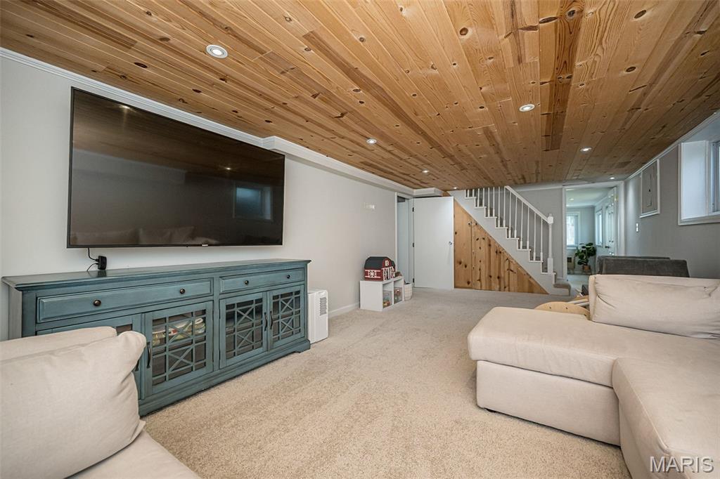 8834 Pine Avenue Property Photo 19