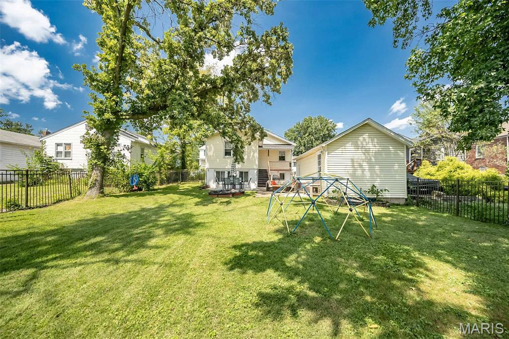 8834 Pine Avenue Property Photo 28