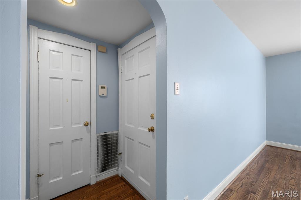 7563 Oxford Drive 3s Property Photo 6