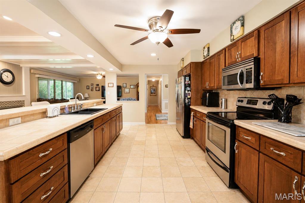 4900 Voltaire Drive Property Photo 12