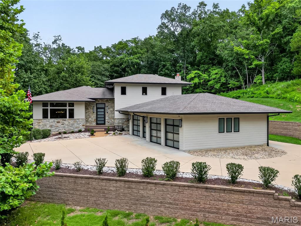 19256 Saint Albans Forest Lane Property Photo 1
