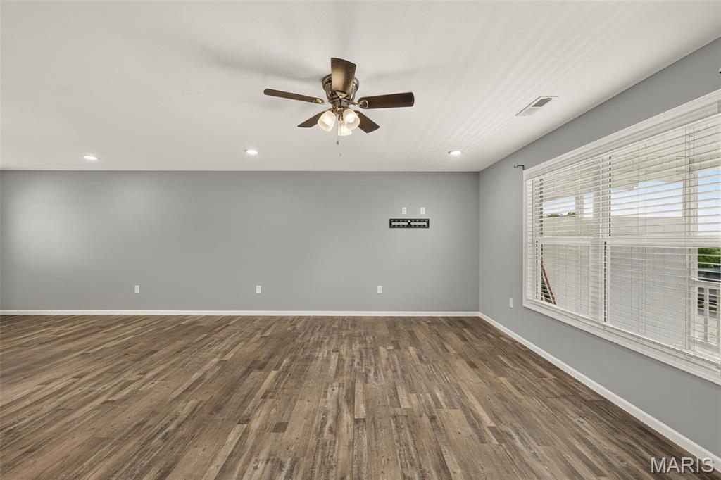 140 Highway V Property Photo 16