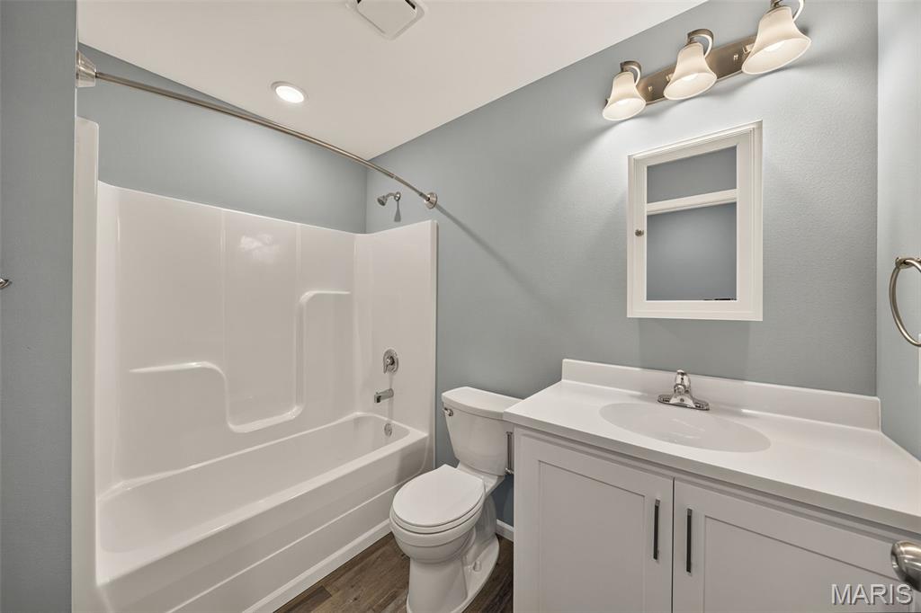 140 Highway V Property Photo 33