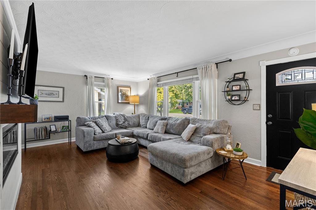 209 Lee Street Property Photo 4