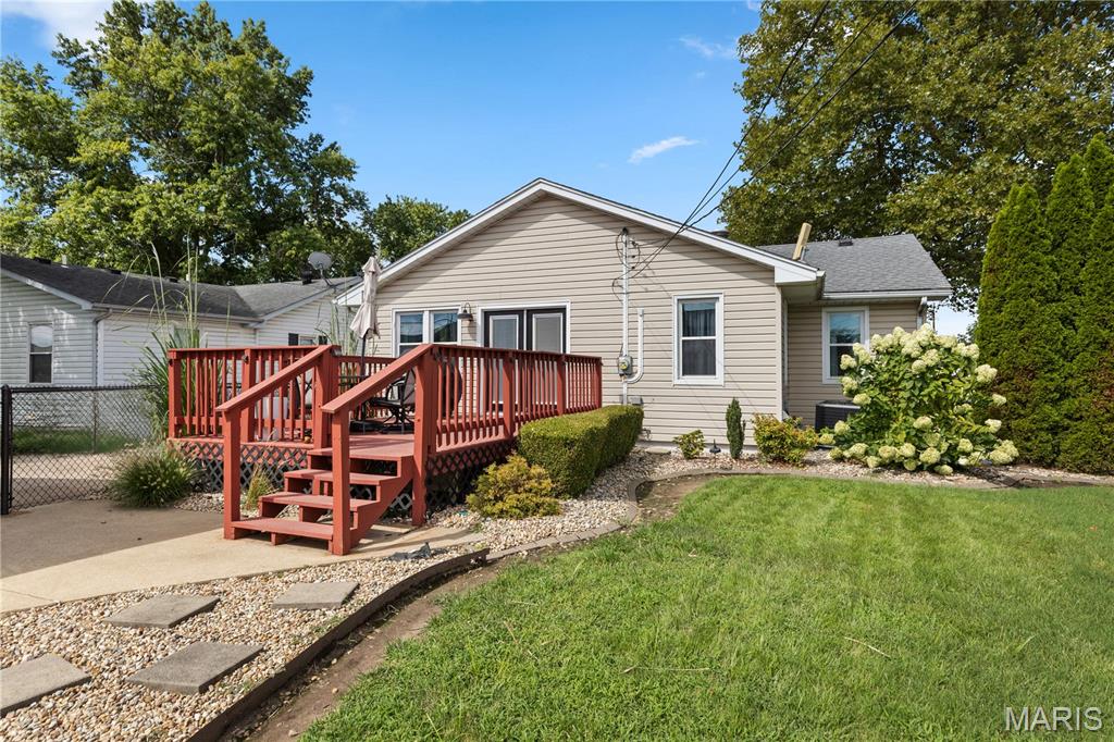 209 Lee Street Property Photo 24