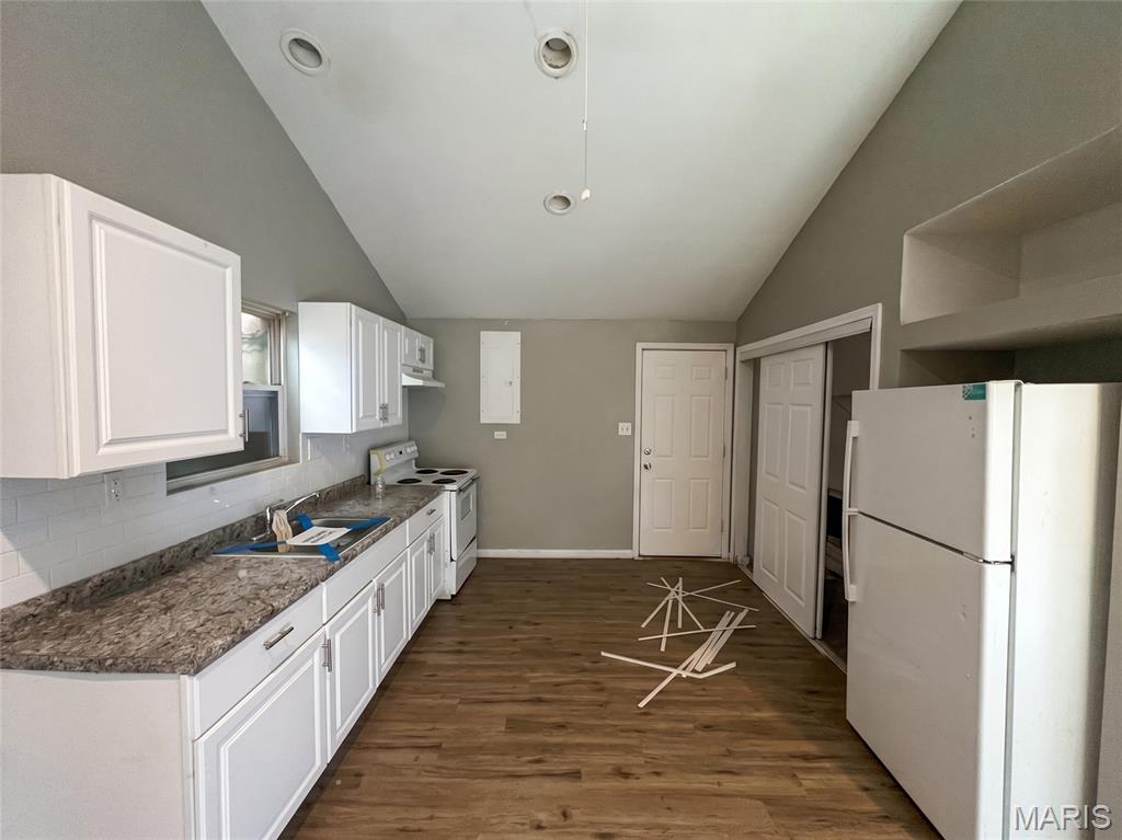 3974 Lada Avenue Property Photo 6