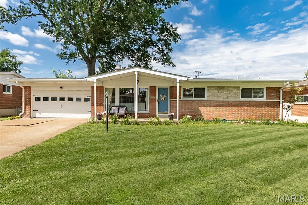 9327 Ewers Drive Property Photo 1