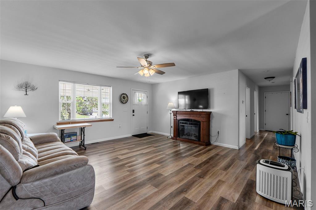 100 Harris Drive Property Photo 3