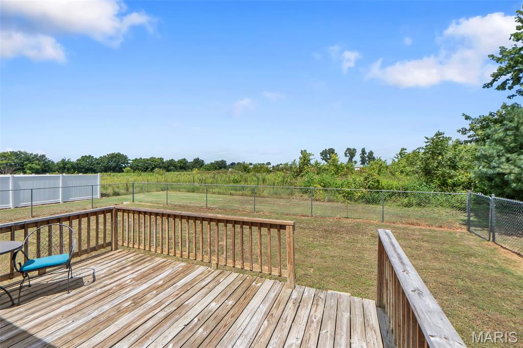 100 Harris Drive Property Photo 17