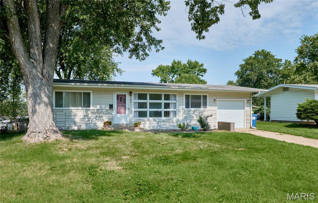 195 Grenoble Lane Property Photo 1