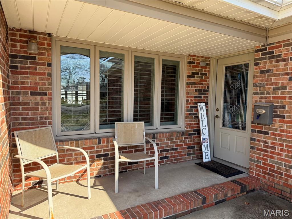 2304 Fontaine Drive Property Photo 3