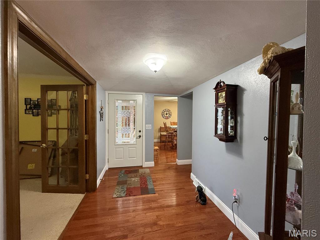 2304 Fontaine Drive Property Photo 6