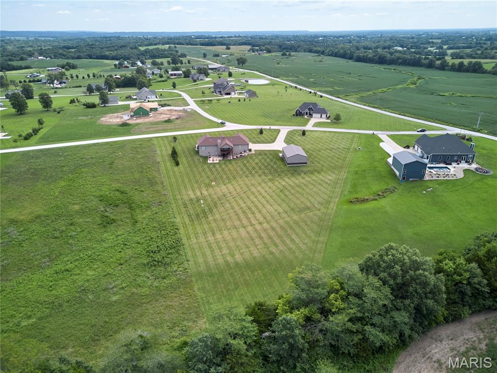 21 Pheasant Pointe Drive Property Photo 7