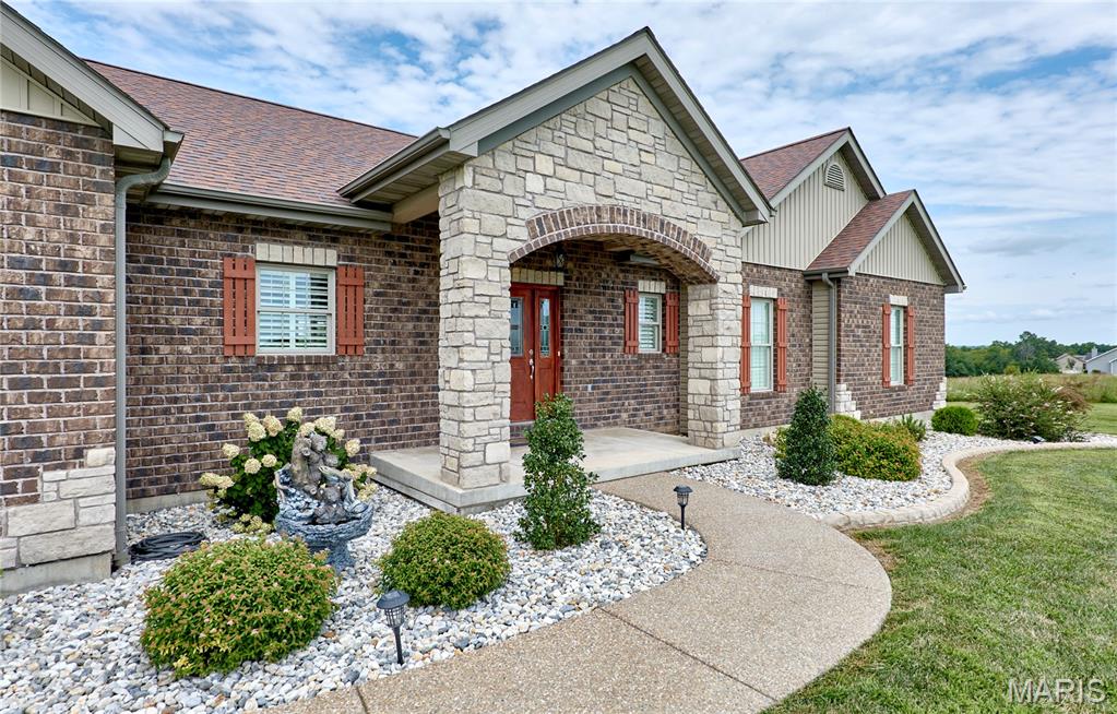 21 Pheasant Pointe Drive Property Photo 13