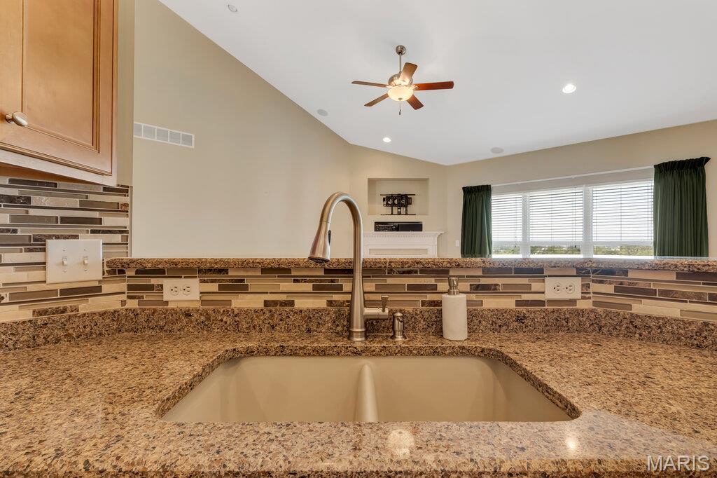 831 Autumn Rise Property Photo 18