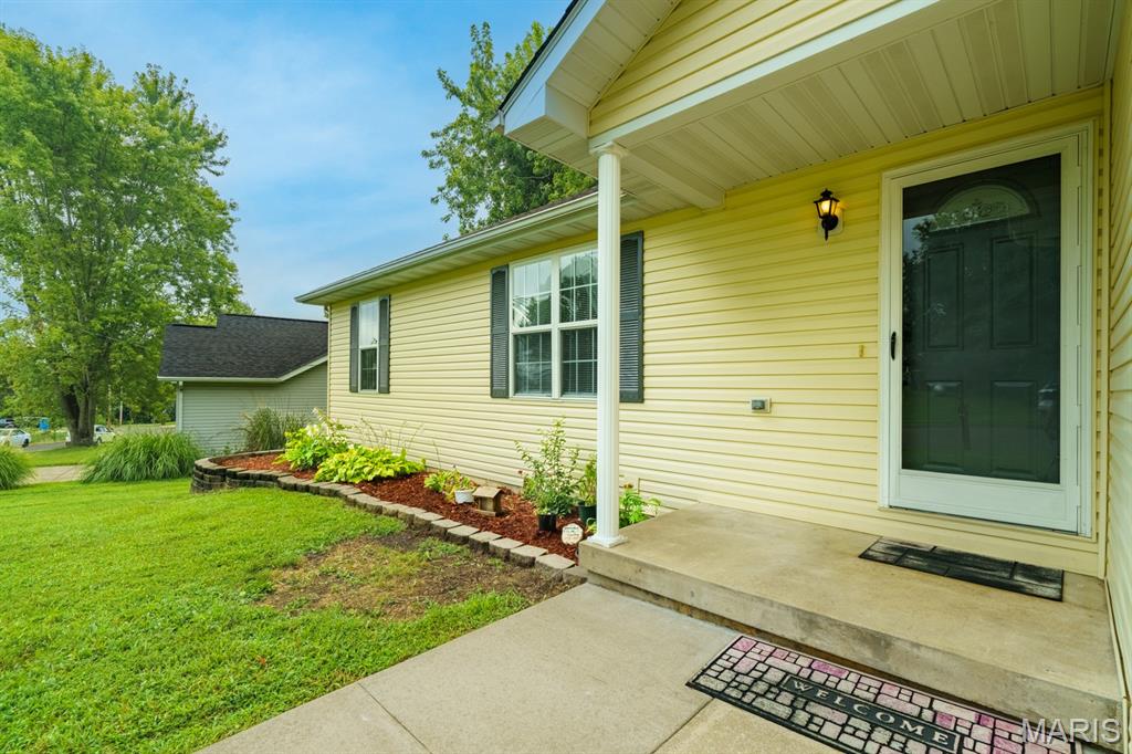 573 Maplewood Drive Property Photo 2