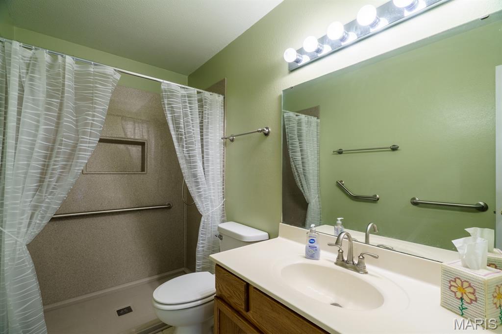 573 Maplewood Drive Property Photo 14