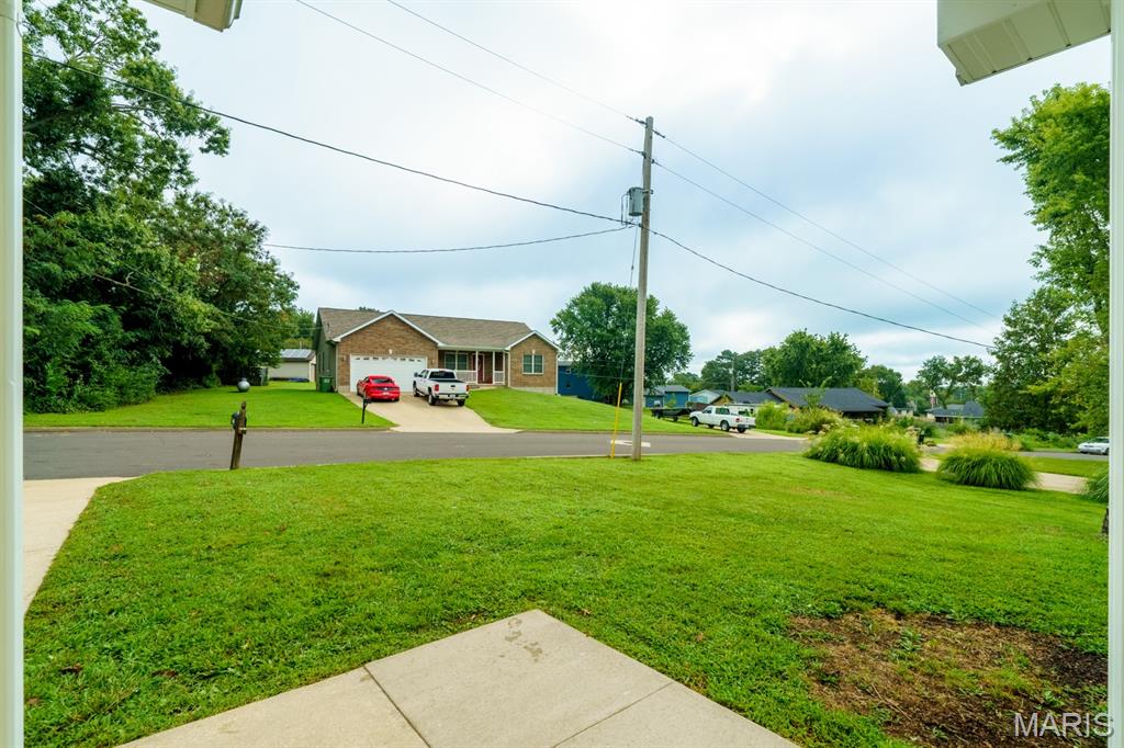573 Maplewood Drive Property Photo 29