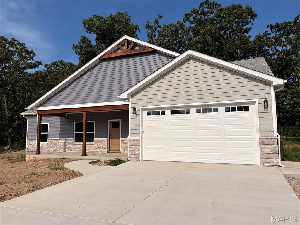 552 Hawthorn Lane