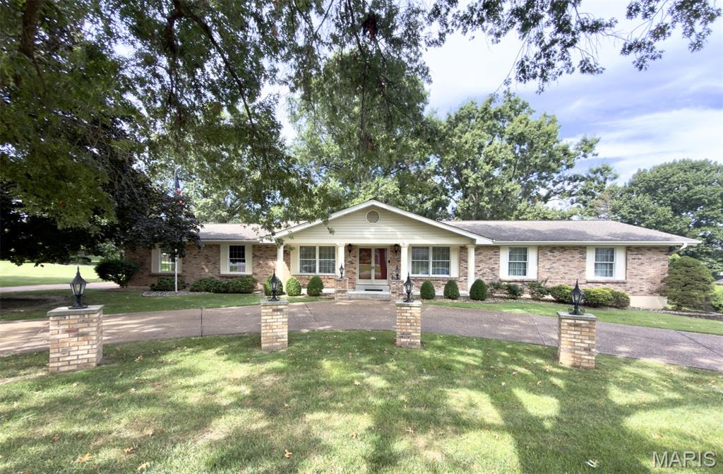 1949 Roth Drive Property Photo 1