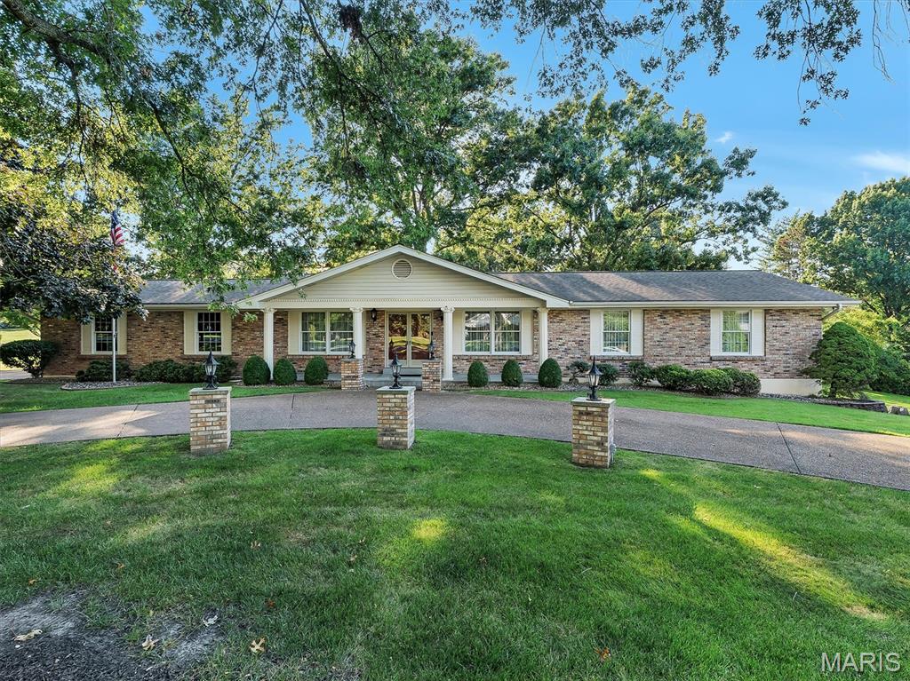 1949 Roth Drive Property Photo 1