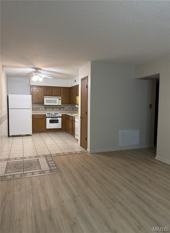 5265 Cricket Glen Court A Property Photo 3