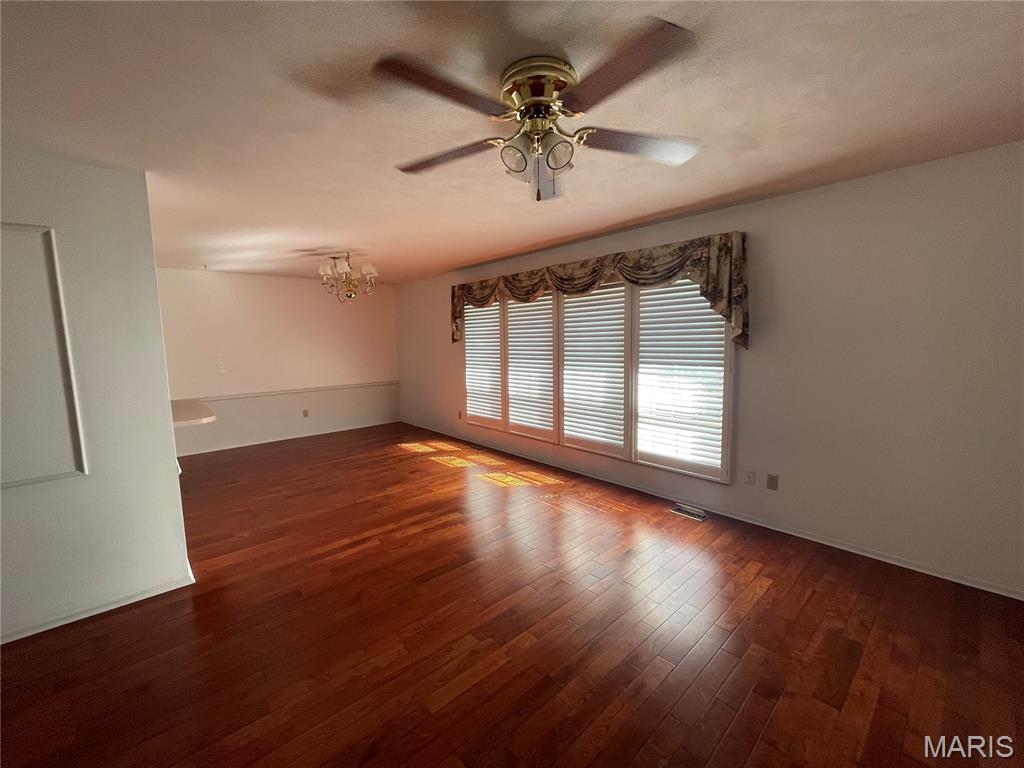 353 Bellestri Drive Property Photo 8