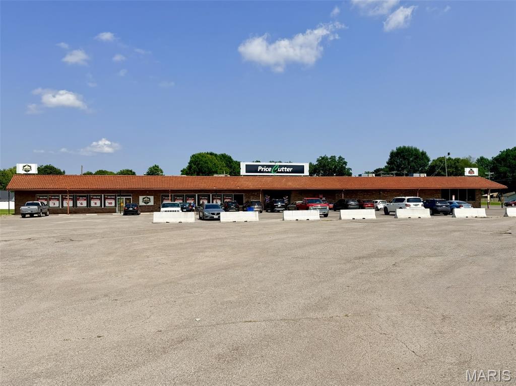 1-33 Villa Shopping Property Photo 1