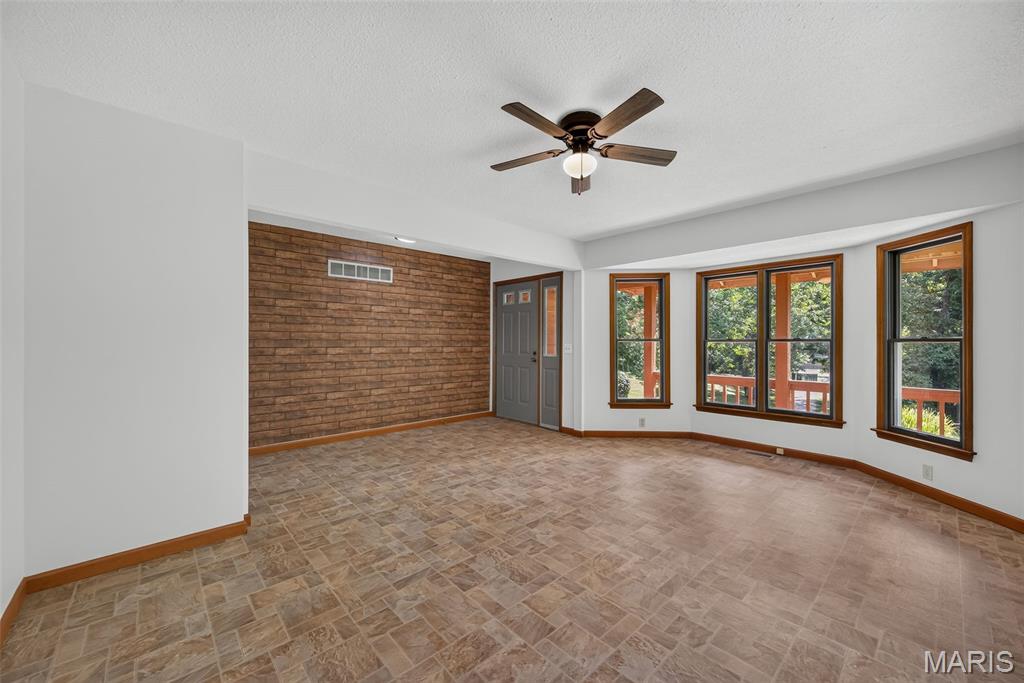 85 Mar Len Drive Property Photo 20
