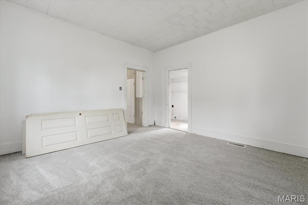 409 S Washington Street Property Photo 9