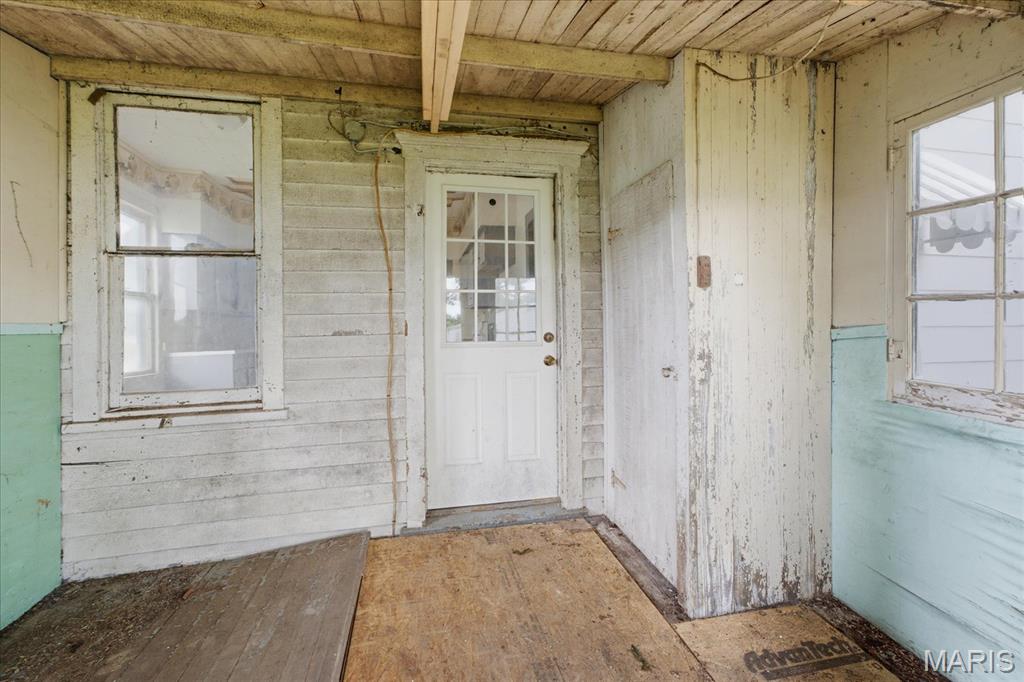 409 S Washington Street Property Photo 17