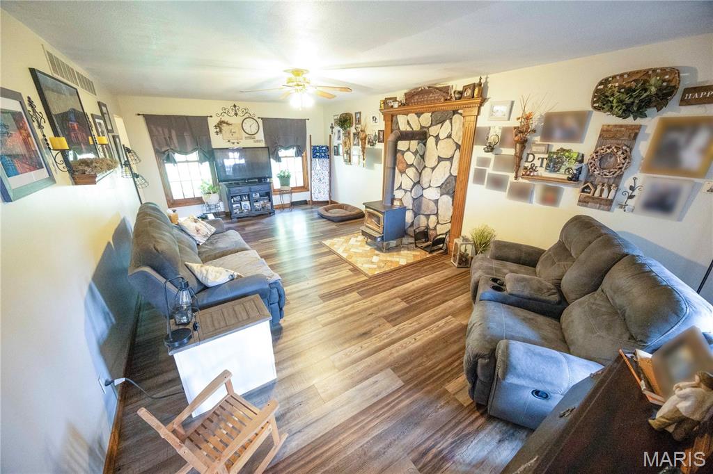 331 County Road 433 Property Photo 9