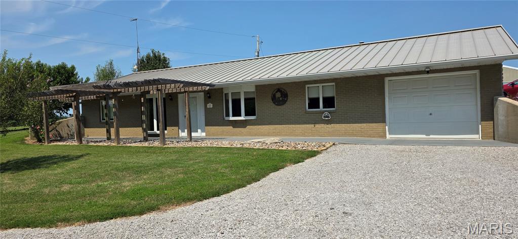 6173 Collins Road Property Photo 1