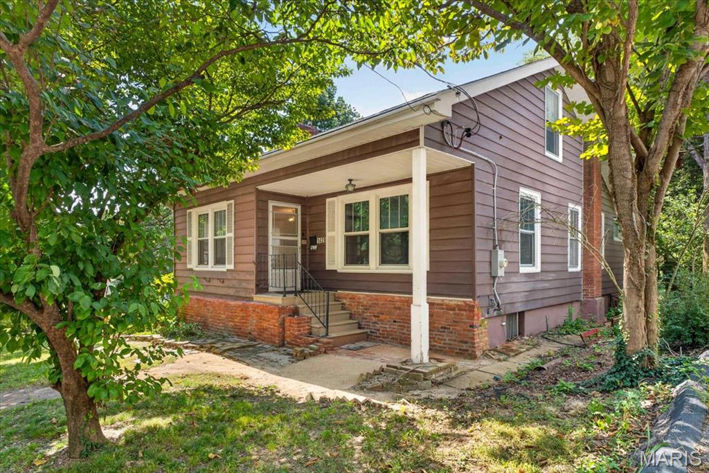 1439 Grant Road