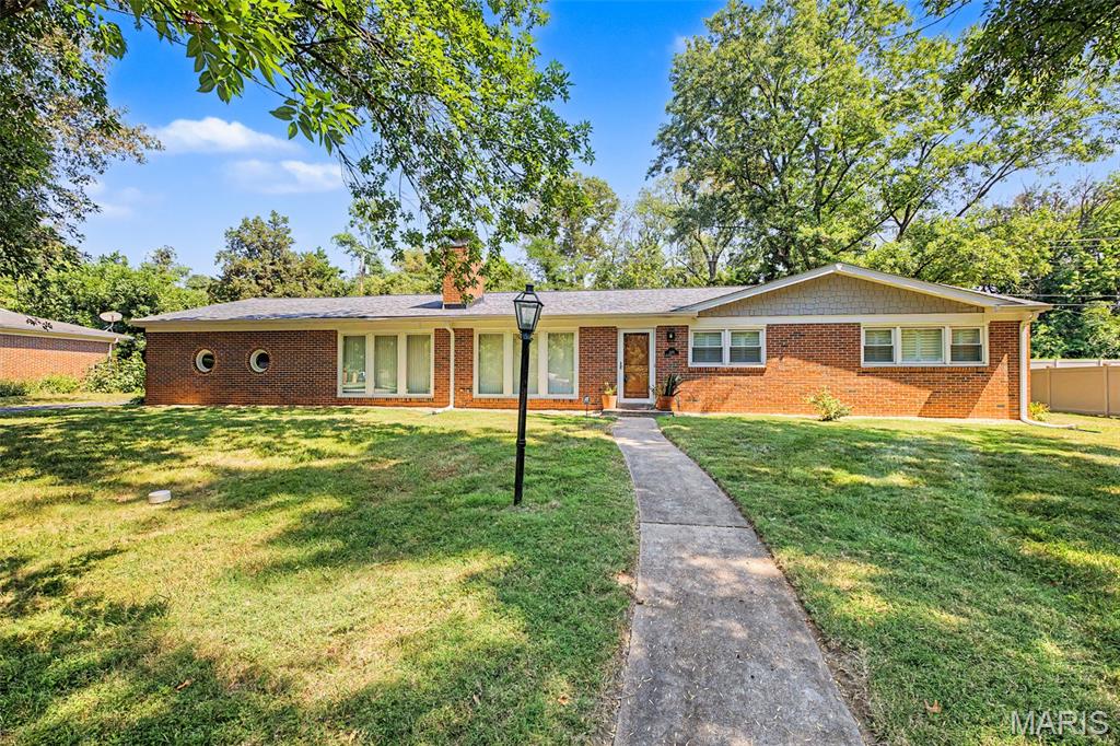200 Tanglewood Drive Property Photo 1