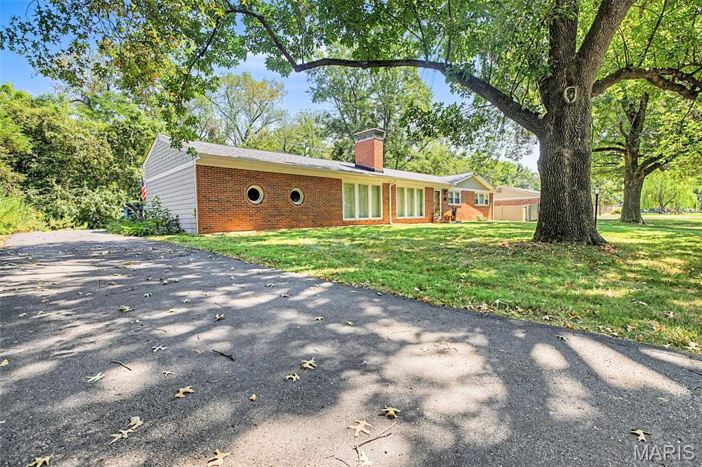 200 Tanglewood Drive Property Photo 2