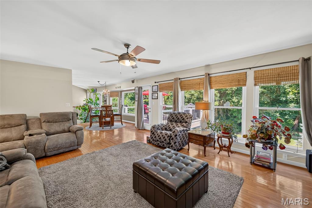 406 Rascal Crossing Property Photo 4