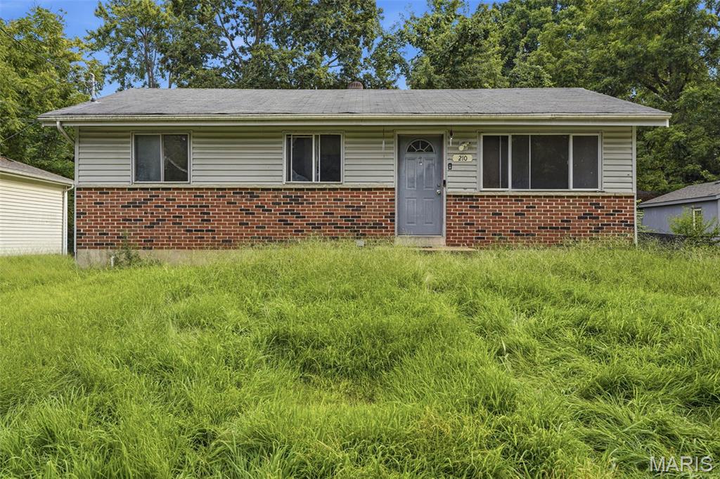 210 Connolly Drive Property Photo 1