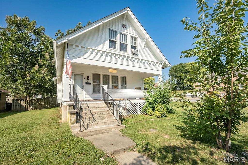 307 5th Property Photo 1