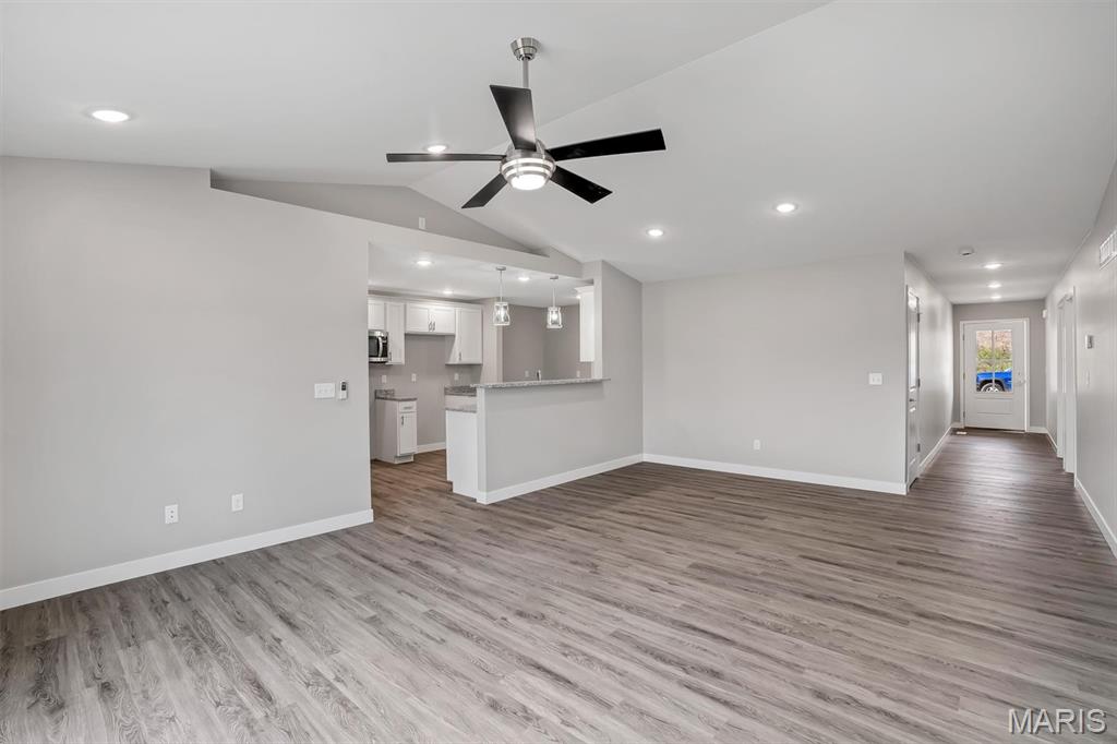 427 Cloverleaf Drive Property Photo 11