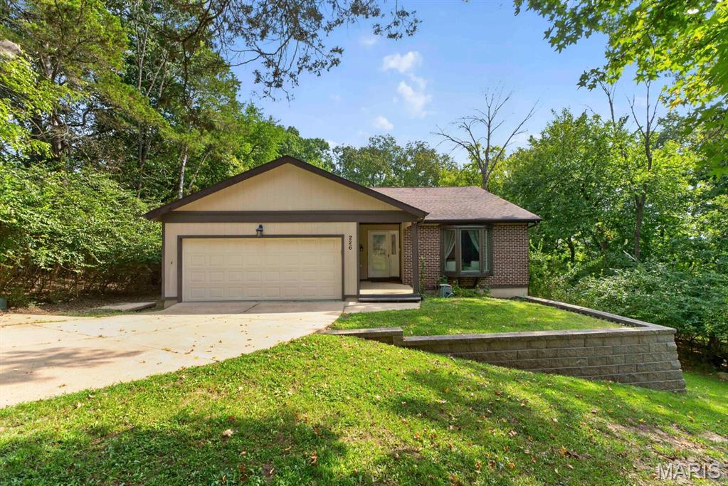 226 Walden Court Property Photo 1