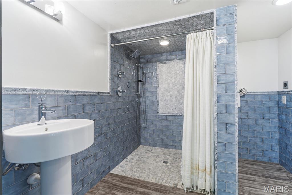 1212 Walnut Hill Farm Drive Property Photo 44