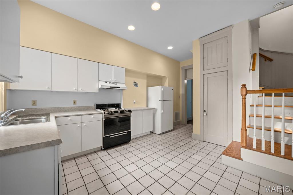 2012 Victor Street Property Photo 30